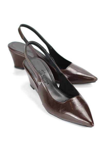 Belinda  Esnek Yumuşak Kaymaz Taban (4cm) Kahverengi Rugan  Açık Lastikli Kadın Dolgu Topuklu Ayakkabı