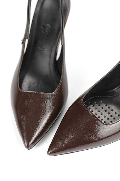 Agape  Esnek Yumuşak Kaymaz Taban (8cm) Kahverengi Rugan  Açık Lastikli Kadın Dolgu Topuklu Ayakkabı