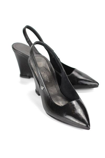 Agape  Esnek Yumuşak Kaymaz Taban (8cm)  Siyah Rugan  Açık Lastikli Kadın Dolgu Topuklu Ayakkabı