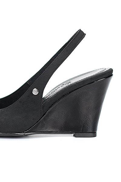 Agape  Esnek Yumuşak Kaymaz Taban (8cm) Siyah Süet  Açık Lastikli Kadın Dolgu Topuklu Ayakkabı