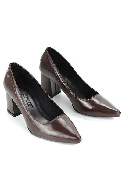 Nevra Esnek Yumuşak Kaymaz Taban (7 cm) Kahverengi Rugan Kadın Kalın Topuklu Ayakkabı