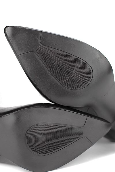 Nevra Esnek Yumuşak Kaymaz Taban (7 cm) Siyah Cilt Kadın Kalın Topuklu Ayakkabı