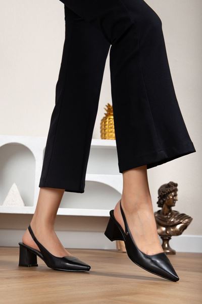 İlya Esnek Yumuşak Kaymaz Taban (4 cm) Siyah Cilt  Açık Lastikli Kadın Kalın Topuklu Ayakkabı