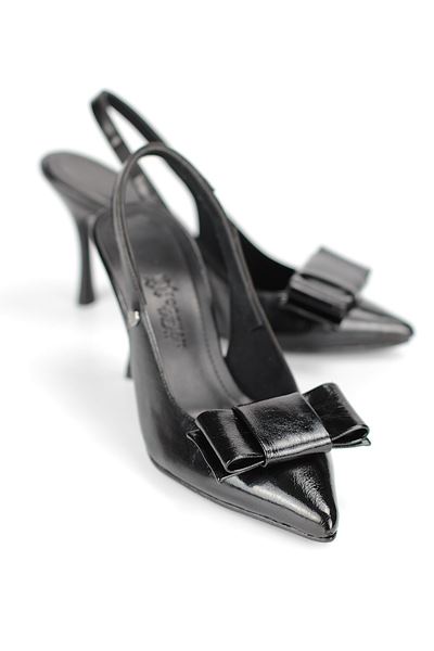 Nivelle Esnek Yumuşak Kaymaz Taban (8 cm) Siyah Rugan  Açık Lastikli Köşe Fiyonk Kadın Topuklu Ayakkabı