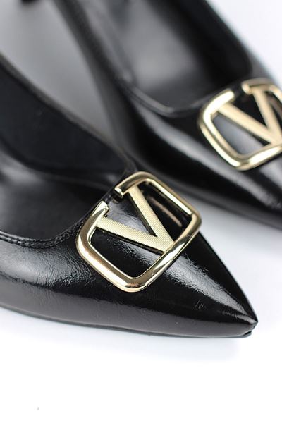 Luxe Esnek Yumuşak Kaymaz Taban (4 cm) Siyah Rugan V Toka Kadın Topuklu Ayakkabı