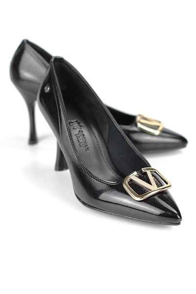 Hana Esnek Yumuşak Kaymaz Taban (8 cm) Siyah Rugan V Toka Kadın Topuklu Ayakkabı