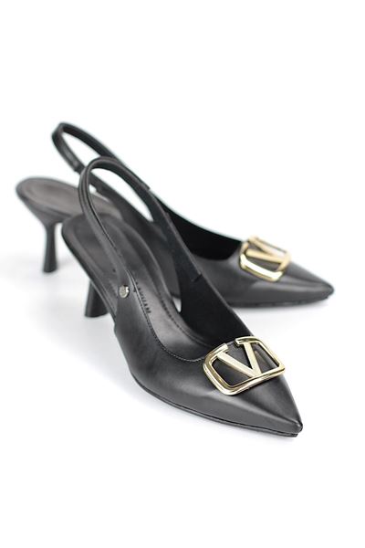 Liselotte Esnek Yumuşak Kaymaz Taban (4 cm) Siyah Cilt Açık Lastikli V Toka Kadın Topuklu Ayakkabı