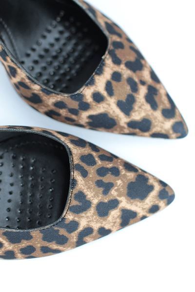 Lavender Esnek Yumuşak Kaymaz Taban (6-8 cm) Leopar Açık Lastikli Kadın Topuklu Ayakkabı