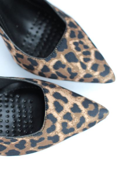 Margaret  Esnek Yumuşak Kaymaz Taban (10 cm) Leopar Açık Lastikli Kadın Kalın Topuklu Ayakkabı