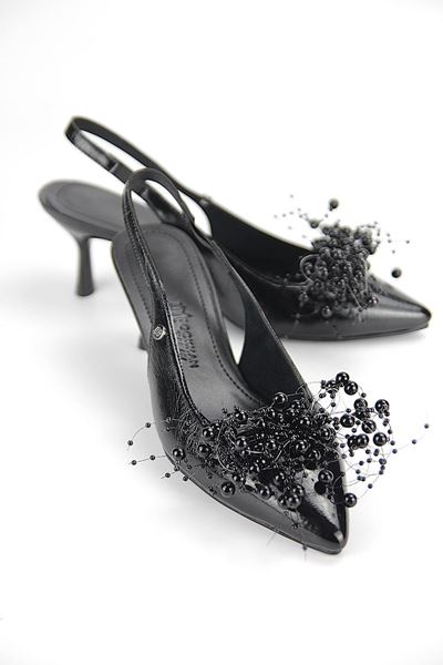 Noir Esnek Yumuşak Kaymaz Taban (4 cm) Siyah Rugan El Yapımı Boncuk Detaylı Açık Lastikli Kadın Topuklu Ayakkabı