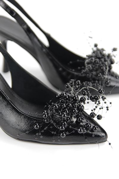 Black Beads Esnek Yumuşak Kaymaz Taban (8 cm) Siyah Rugan Boncuk Detaylı Açık Lastikli Kadın Topuklu Ayakkabı