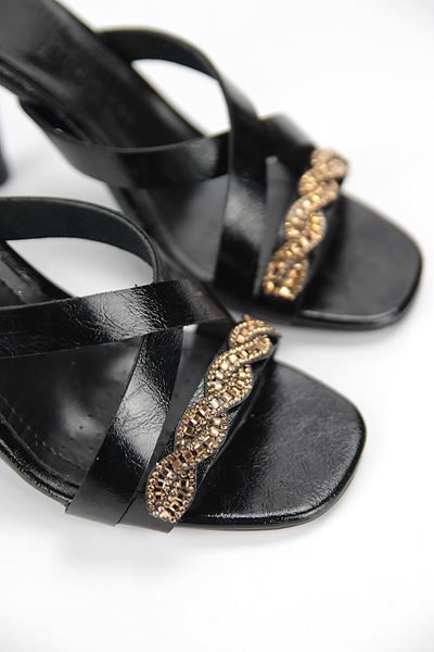 Sira Esnek Yumuşak Kaymaz Taban (8 cm) Siyah Rugan  Çapraz Burgu Koyu Altın Bantlı Kadın Topuklu Terlik