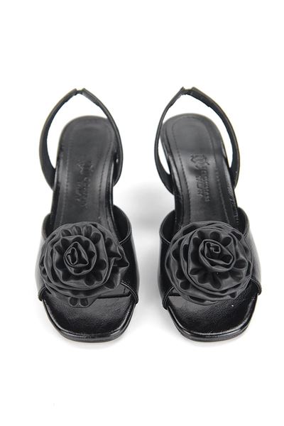 Norelle Esnek Yumuşak Kaymaz Taban (4 cm) Siyah Rugan El Yapımı Gül Detaylı Kadın Topuklu Ayakkabı