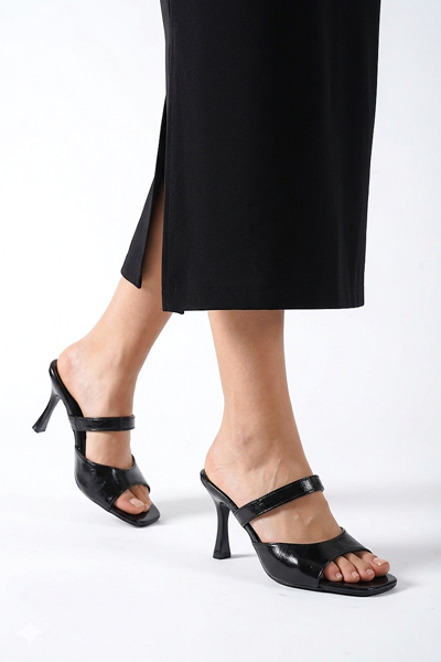 Elanor Esnek Yumuşak Kaymaz Taban (8 cm) Siyah Rugan Tek Bant Topuklu Terlik