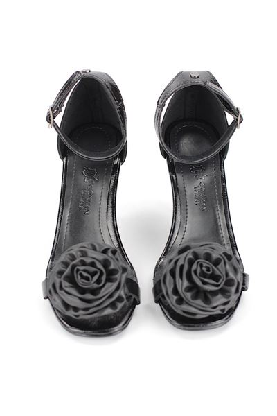 Veyra Esnek Yumuşak Kaymaz Taban (8 cm) Siyah Rugan El Yapımı Gül Detaylı Kadın Topuklu Ayakkabı
