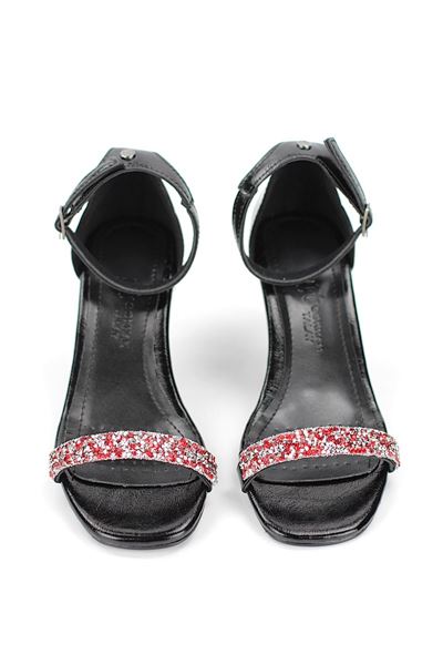 Vexira Esnek Yumuşak Kaymaz Taban (4 cm) Siyah Rugan  Kırmızı Taş Bantlı Kadın Topuklu Ayakkabı