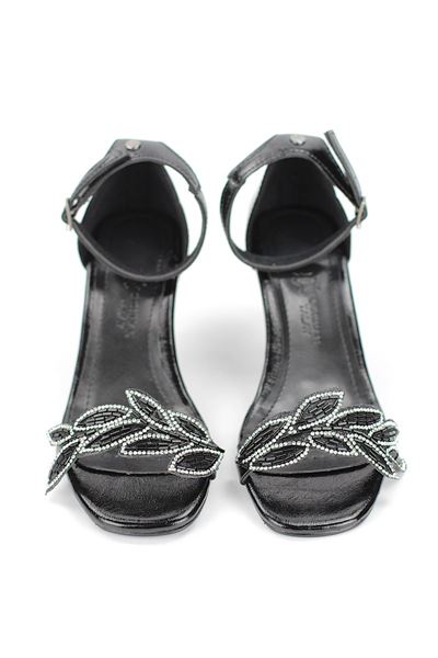 Eloria Esnek Yumuşak Kaymaz Taban (4 cm) Siyah Rugan Taşlı Yaprak Detaylı Kadın Topuklu Ayakkabı