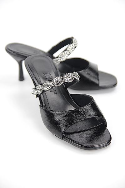 Lyra Esnek Yumuşak Kaymaz Taban (4 cm) Siyah Rugan  Tek Bant Burgu Gümüş Bantlı Kadın Topuklu Terlik