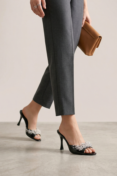 Lucine Esnek Yumuşak Kaymaz Taban (8 cm) Siyah Rugan El Yapımı Şeffaf Boncuk Detaylı Kadın Topuklu Terlik 