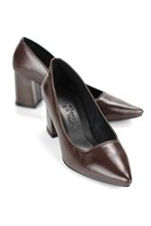 Nevra Esnek Yumuşak Kaymaz Taban (7 cm) Kahverengi Rugan Kadın Kalın Topuklu Ayakkabı