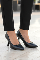 Arina Esnek Yumuşak Kaymaz Taban (8 cm) Siyah Cilt İnce Çubuk Toka Kadın Topuklu Ayakkabı