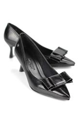 Vellon Esnek Yumuşak Kaymaz Taban (4 cm) Siyah Rugan Köşe Fiyonk Kadın Topuklu Ayakkabı