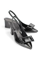 Nira Esnek Yumuşak Kaymaz Taban (4 cm) Siyah Rugan  Açık Lastikli Kadın Kalın Topuklu Köşe Fiyonklu Ayakkabı