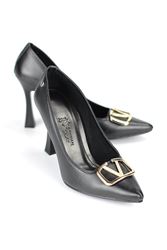 Camille Esnek Yumuşak Kaymaz Taban (10 cm) Siyah Cilt V Toka Kadın Topuklu Ayakkabı