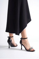 Zaya Esnek Yumuşak Kaymaz Taban (8 cm) Siyah Rugan El Yapımı Gümüş Boncuk Detaylı Kadın Topuklu Ayakkabı