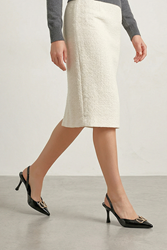 Lori Esnek Kaymaz Taban Siyah Rugan Orta Topuklu(8 cm) Altın V Toka Toka Klasik Topuklu Ayakkabı